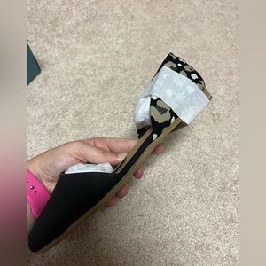 Toms Jutti D’Orsay Black / Leopard Suede Flat